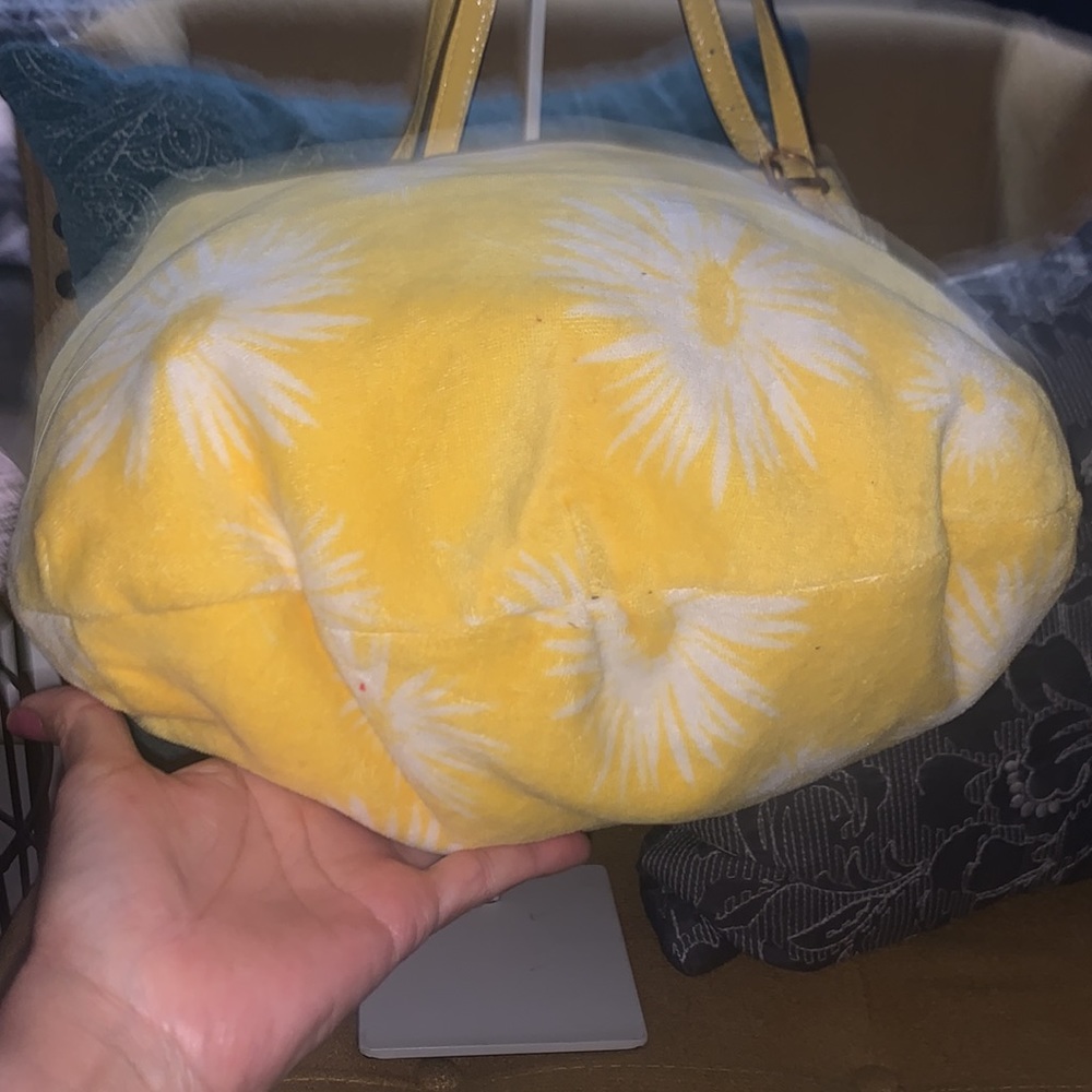 Juicy Couture Buttercup Daizy tote - Picture 5 of 15
